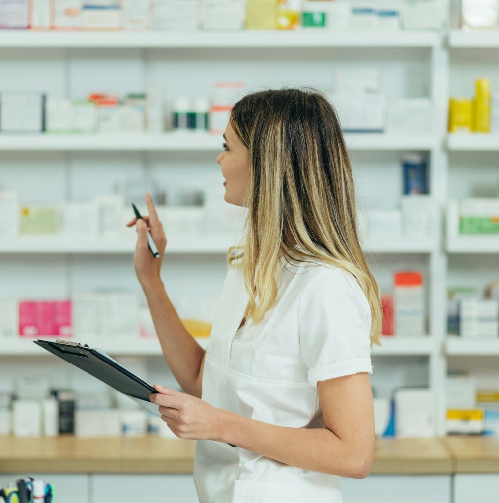 chica farmacia